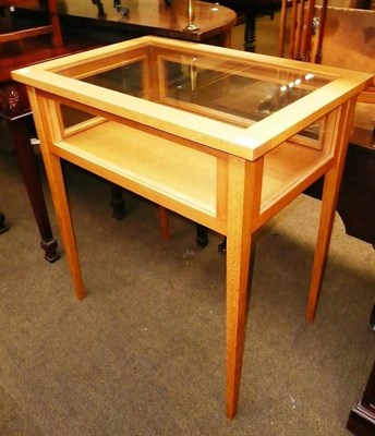 Lot 695 - Oak bijouterie table