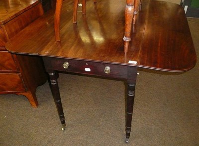 Lot 750 - Late George III mahogany Pembroke table