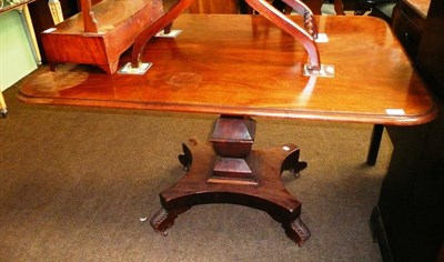 Lot 762 - A Victorian mahogany pedestal table