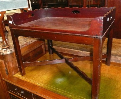 Lot 777 - # Mahogany straight top coffee table with shaped gallery top