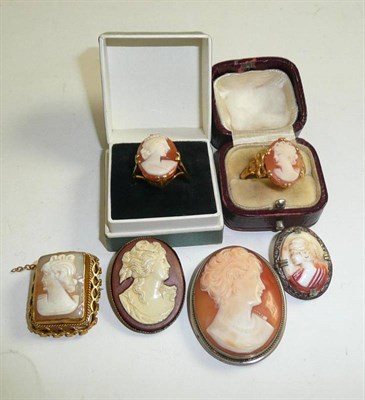 Lot 62 - Two cameo rings and four cameo brooches