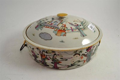 Lot 241 - A Chinese famille rose tureen and cover, late Qing dynasty, 11cm x 22cm.