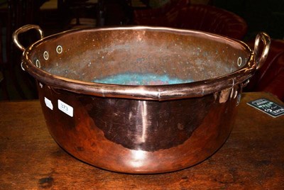 Lot 373 - Large copper preserve pan