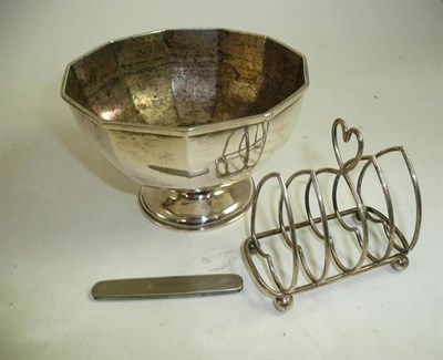 Lot 410 - Silver pedestal bowl, pen knife and a toast rack