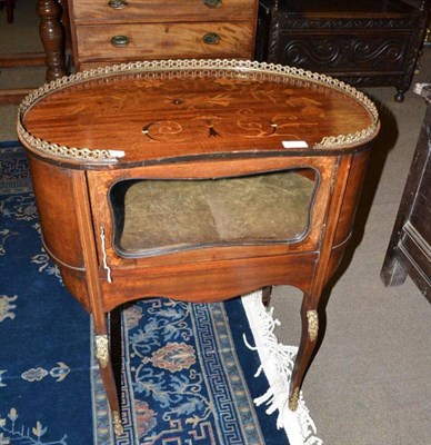 Lot 583 - Kidney shaped display table with marquetry inlay in the 18th century French style