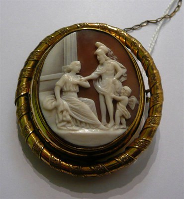 Lot 67 - A cameo brooch depicting a classical scene