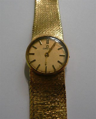 Lot 73 - A lady's 18ct gold wristwatch, 40g