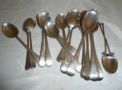 Lot 94 - Sixteen silver teaspoons, 8oz approximately