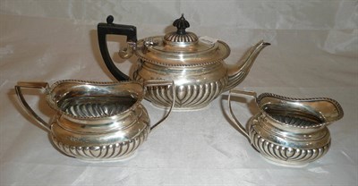Lot 156 - A bachelor's three piece silver tea set, London 1895, 18oz