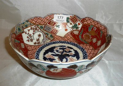 Lot 177 - Japanese Imari bowl