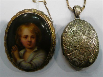 Lot 199 - A Continental porcelain portrait brooch circa 1880 and a gold plated photo locket with chain (2)