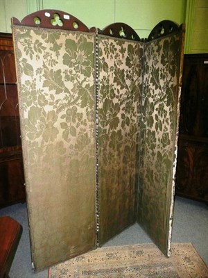 Lot 479 - * Three leaf screen