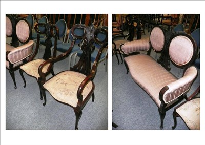 Lot 525 - * A Victorian mahogany seven piece salon suite