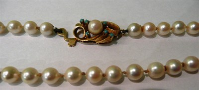 Lot 91A - Pearl necklace