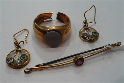 Lot 251 - A 15ct gold signet ring (damaged), a bar brooch and a pair of paste earrings