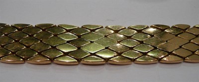 Lot 356 - An 18ct gold bracelet