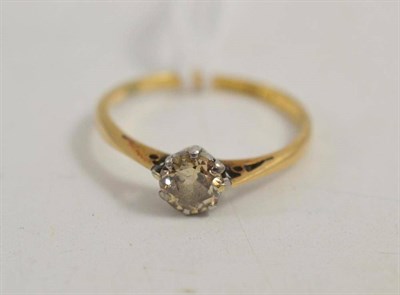 Lot 84 - A single stone diamond ring