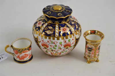 Lot 167 - Royal Crown Derby pot pourri jar and cover and two smaller pieces