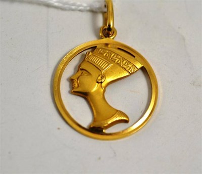 Lot 245 - A Nefertiti pendant stamped '750'