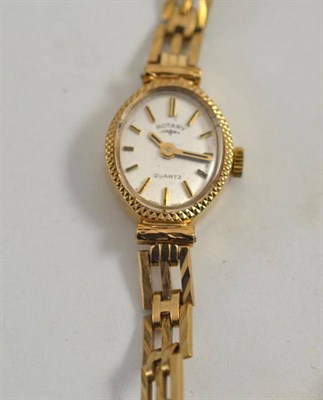 Lot 257 - A 9ct gold cased lady's Rotary wristwatch on gold bracelet