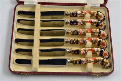 Lot 274 - A cased set of six Royal Crown Derby knives