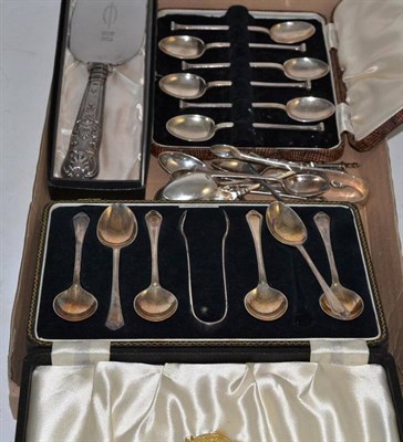 Lot 411 - Two cased sets of six silver teaspoons, a boxed silver handled King's pattern cake slice and a...