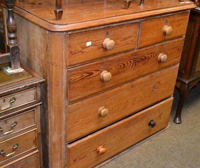 Lot 562 - A 19th century mahogany four height chest of drawers