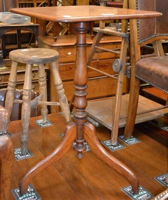 Lot 579 - 19th century mahogany occasional table