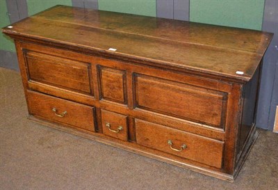 Lot 639 - An 18th century oak dower chest