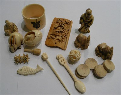 Lot 70 - Quantity of bone and ivory pieces pre-1947