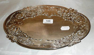 Lot 188 - A Walker & Hall pierced silver pedestal dish