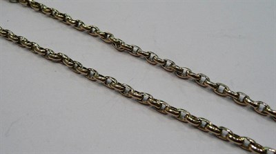 Lot 213 - A yellow metal chain