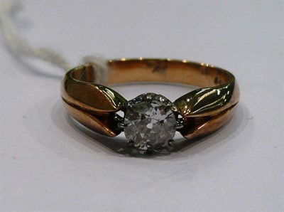 Lot 228 - A diamond solitaire ring