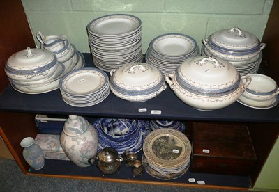 Lot 267 - A quantity of ceramics, glass and ornamental items including blue and white tea and dinner...