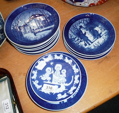 Lot 316 - Fifteen Copenhagen plates