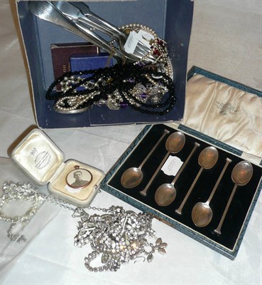 Lot 339 - A cased set of six silver teaspoons, a Victorian brooch, locket and pendant on chain, silver plated