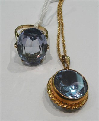 Lot 345 - A 9ct gold dress ring with similar pendant on chain