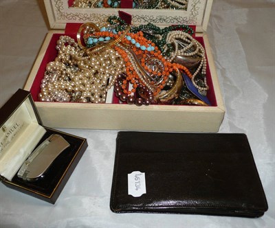 Lot 358 - Assorted silver and costume jewellery