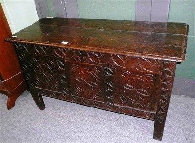 Lot 449 - An 18th century oak coffer