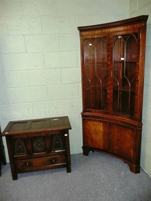 Lot 453 - Reproduction mahogany floor standing cabinet and an oak coffer