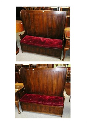 Lot 535 - A pair of oak box settles