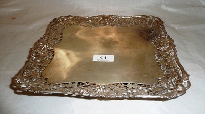 Lot 41 - A pierced silver cake stand