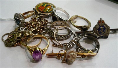 Lot 59 - A two coloured bracelet, a coloured change ring, a band ring, assorted rings, bar brooches etc