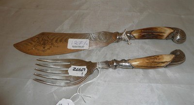 Lot 127 - Pair of silver plated and horn handled fish servers