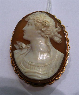 Lot 177 - A cameo brooch in frame stamped '9ct'
