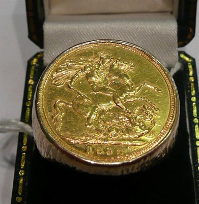 Lot 194 - Gold sovereign ring, 1893 mounted and boxed by Northern Goldsmiths