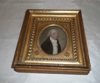 Lot 245 - 18th Century framed oil miniature of a gentleman