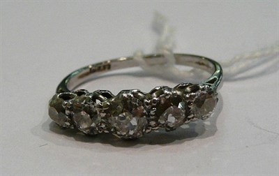 Lot 285 - An old cut diamond five stone ring