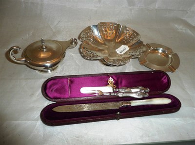 Lot 306 - A Victorian cased silver cake knife, silver ashtray, pierced silver pedestal dish, table...