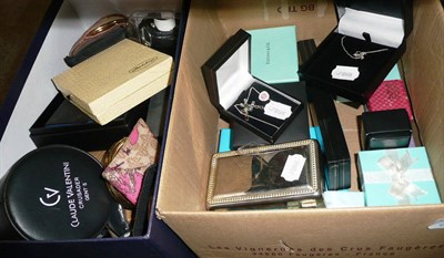 Lot 342 - Assorted modern cased silver and other jewellery, compacts, modern wristwatches, leather purse,...